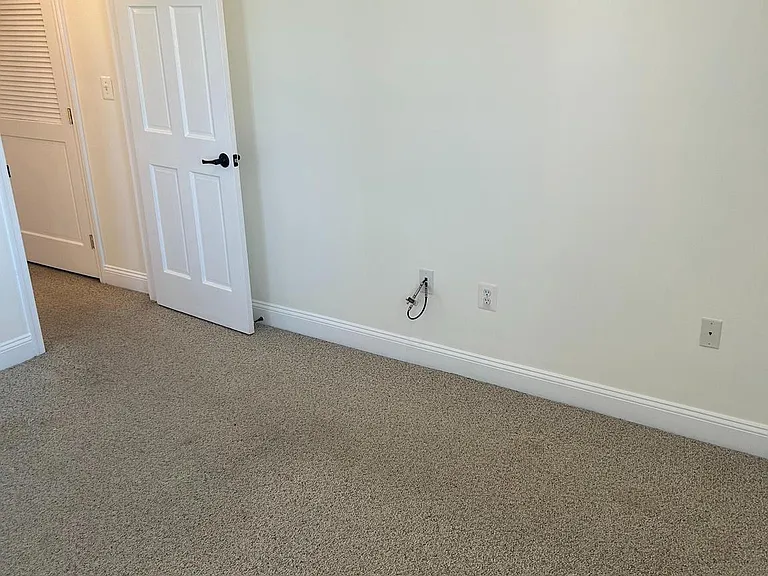 4800 C St SE #302 — Photo 8