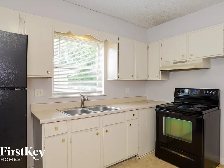4310 Ditzler Ave — Photo 6