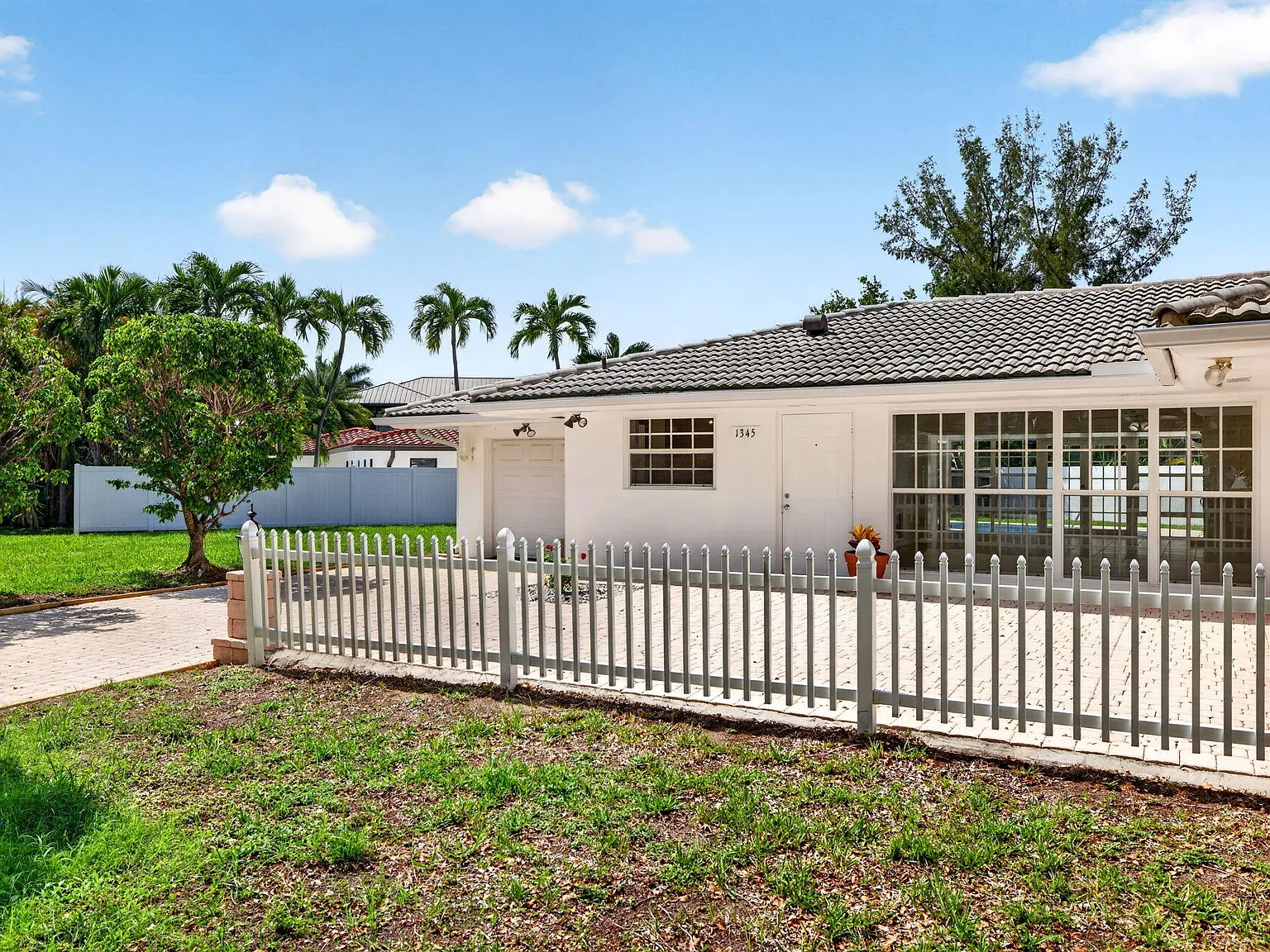 2 bed, 2.0 bath, 1747 sqft, $4,500 — Photo 4