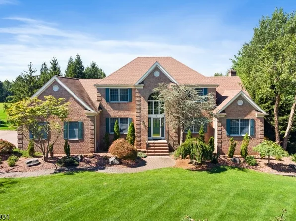 2 Daltrui Dr, Hillsborough Twp., NJ 08844