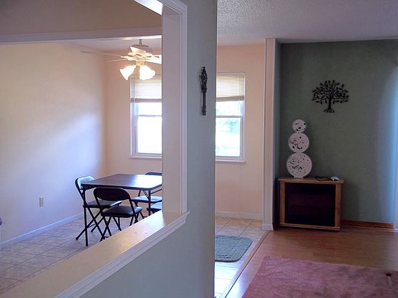 5th image of 806 Touraine Ave
