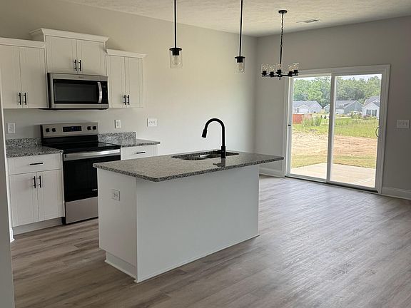 5th image of 850 Brewer Dr
