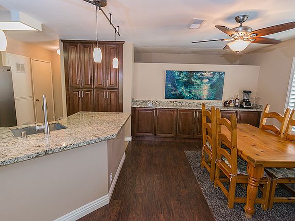 3rd image of 231 N Via Colinas