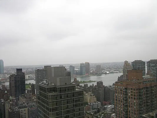 Sold by Sotheby's International Realty | media 11