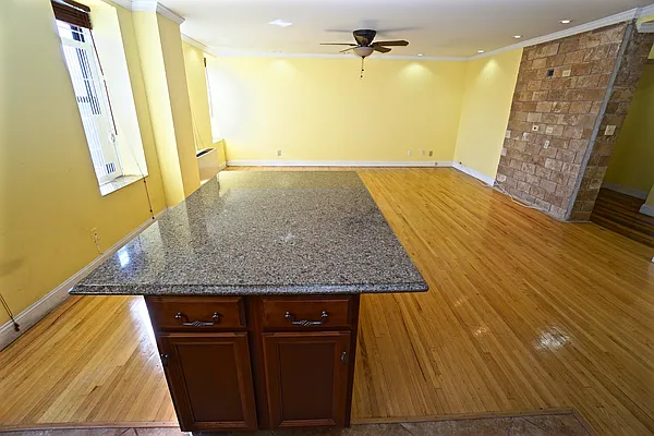 Rented by Bizzarro Agency | media 11