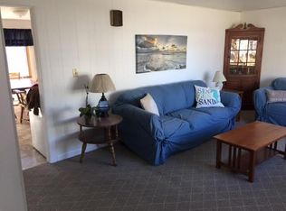 43 Warren Ave, Middletown, RI 02842