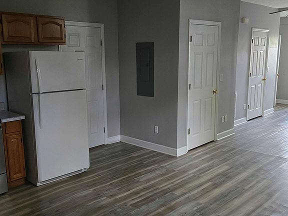 3rd image of 2545 McCallie Ave #101