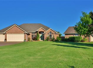 1506 Excaliber Dr, Tuttle, OK 73089