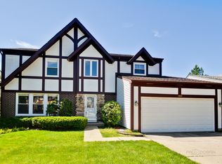 1300 Devonshire Rd, Buffalo Grove, IL 60089