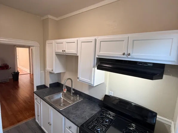 12 Glover St #3, New Bedford, MA 02740