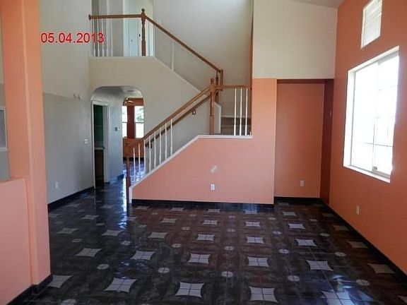 5th image of 109 Peterson Pl