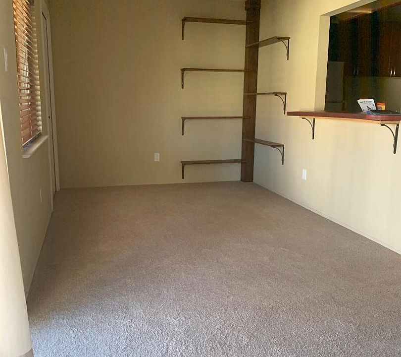 1st image of 915 Country Club Dr SE APT E