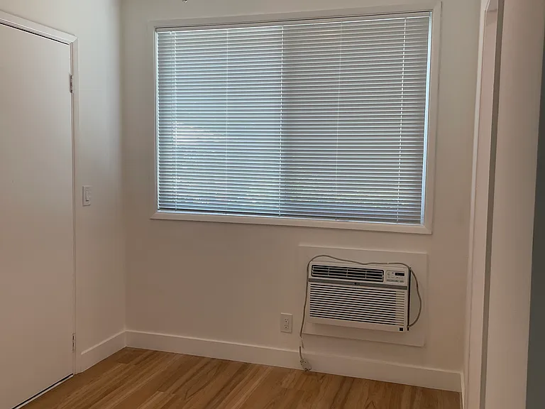 1029 N Euclid Ave #1 — Photo 3