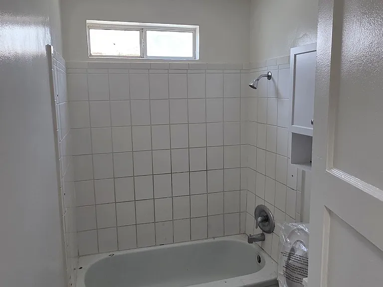 7026 Hazeltine Ave — Photo 8