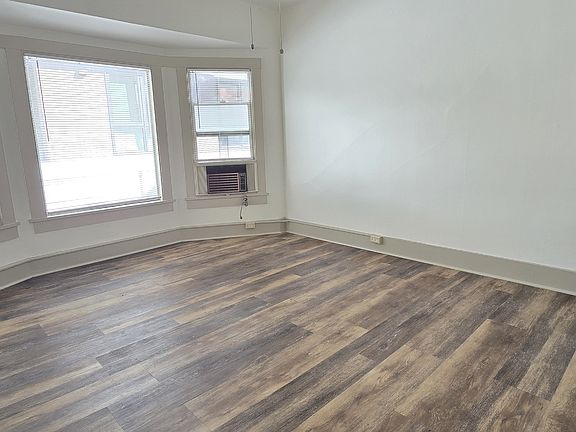 2nd image of 629 Pine Ave #11354938