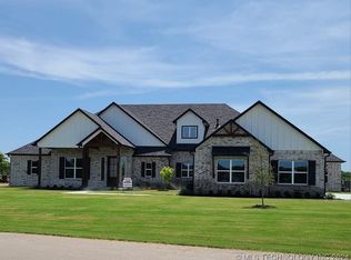 8335 S Wolf Creek Ave, Broken Arrow, OK 74014