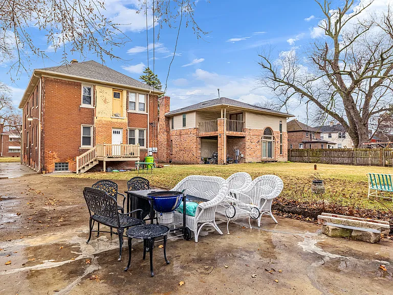283 Piper Blvd — Photo 9