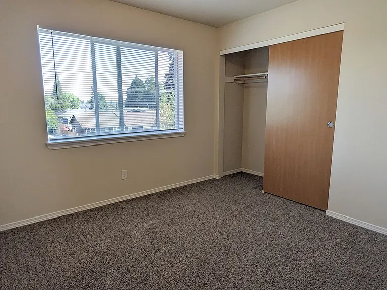 Wellesley Park Apartments — Photo 130