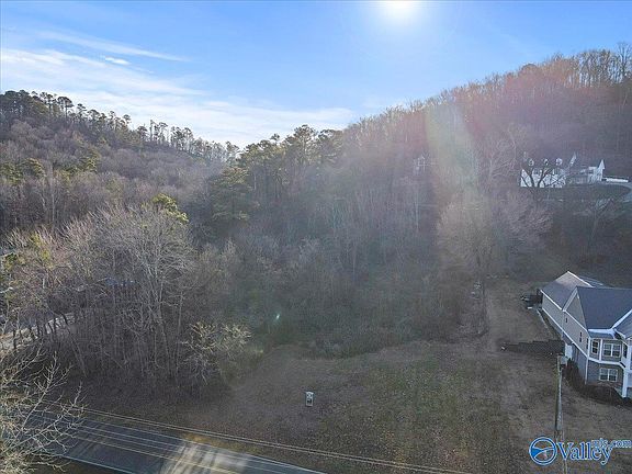 2nd image of 2323 Sunset Dr