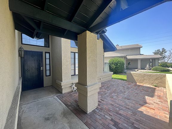 3rd image of 820 Riverview Dr