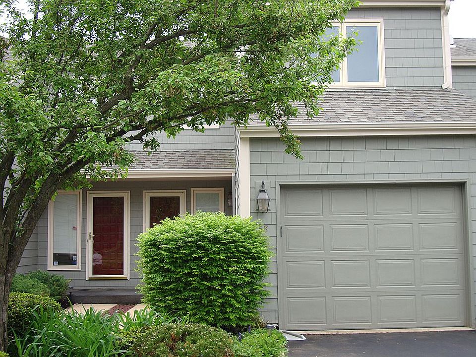 2BR, 2.5BA with one car garage in West Chester