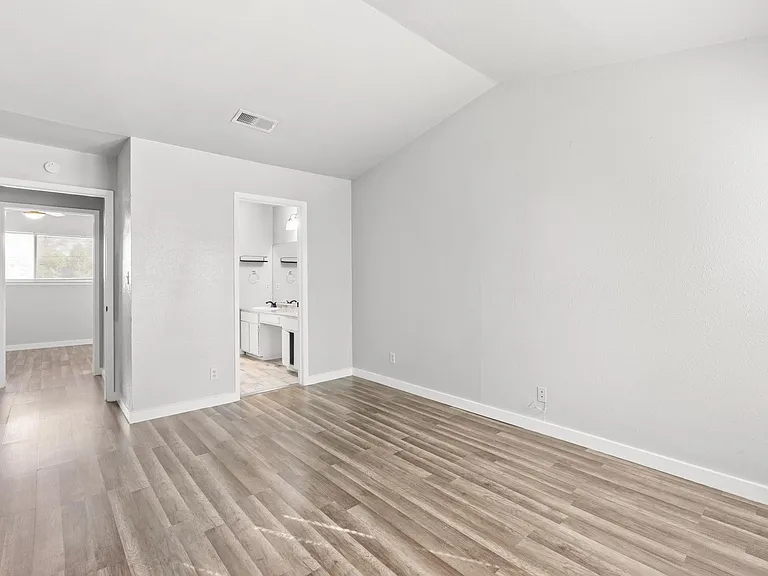 7505 Saint Amant Pl #A — Photo 20