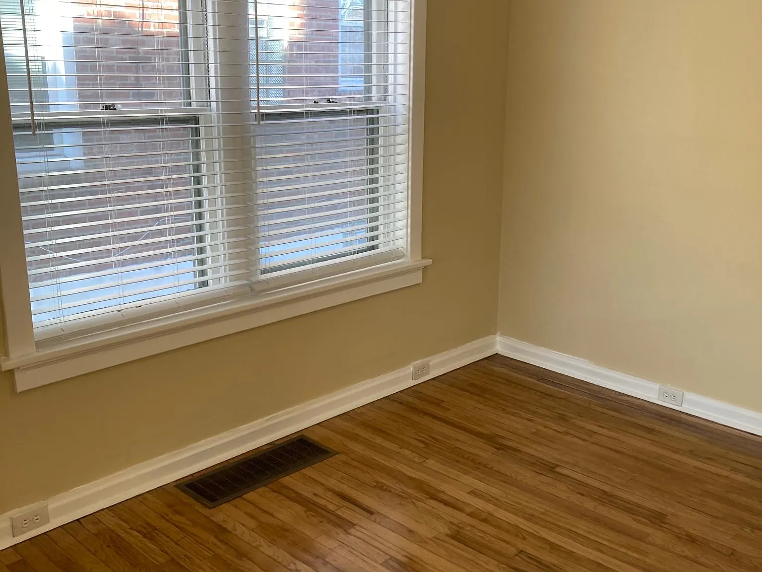 5307 Bancroft Ave — Photo 3
