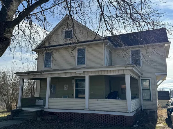 109 E Magnolia St, Washburn, IL 61570