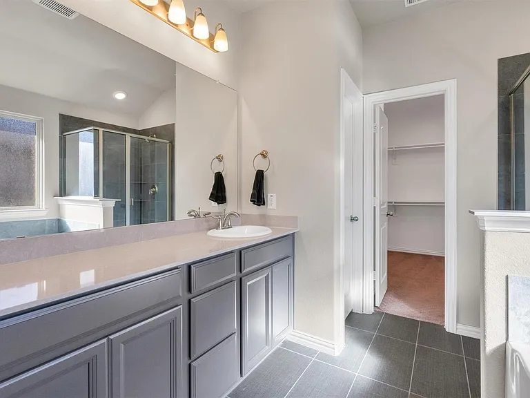 2310 Bellewood Ct — Photo 12
