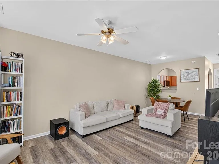 5705 Erin Dr — Photo 5
