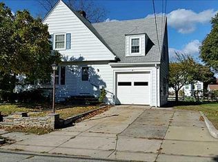 36 Thurston St, Riverside, RI 02915