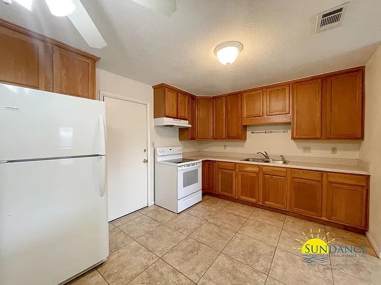 816 Lark St #8 — Photo 4