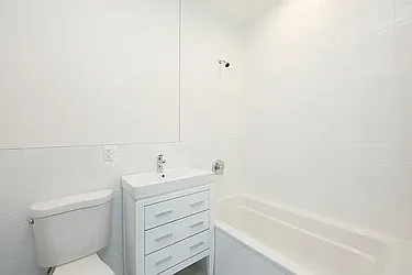 Rented by L Rose Realty (Brokerage)