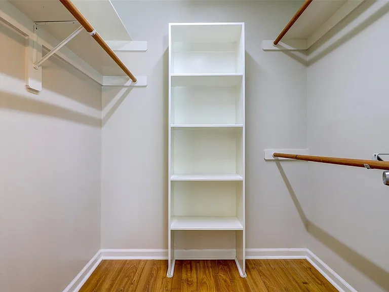 3323 Pioneer Bend Ln — Photo 35