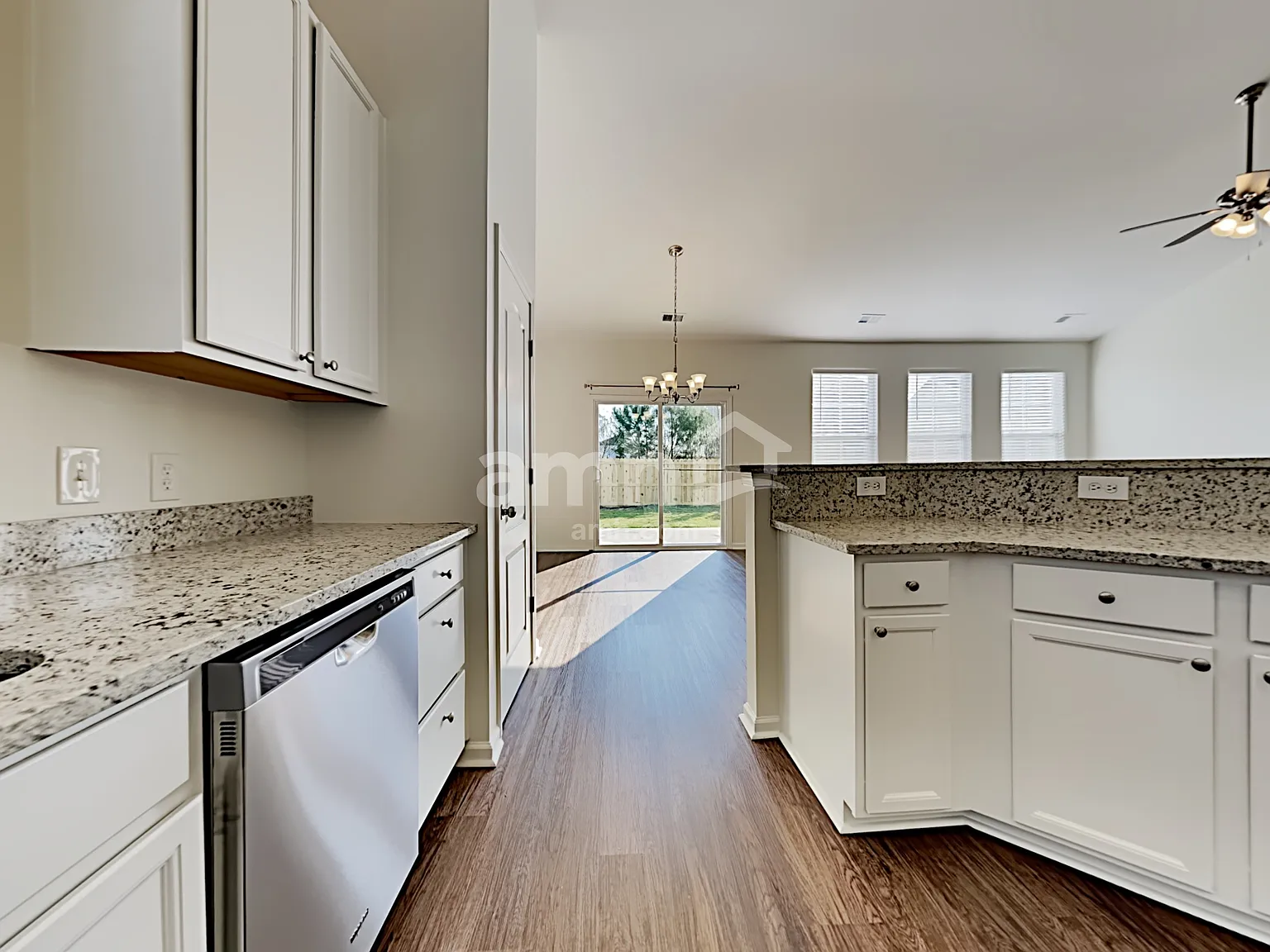 4 bed, 3.0 bath, 2174 sqft, $2,590 — Photo 3