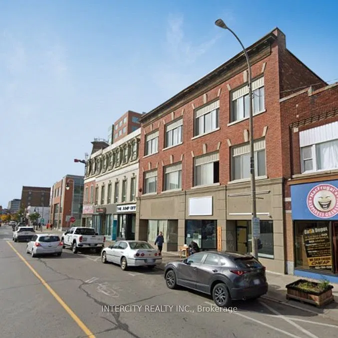 339 Saint Paul St W #204