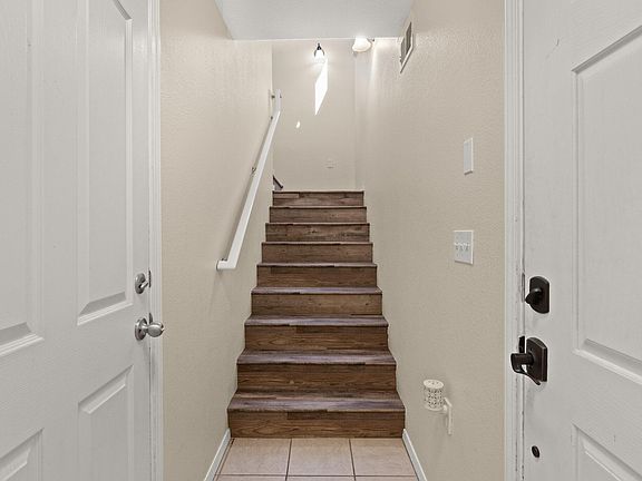 3rd image of 601 Menaul Blvd NW #506