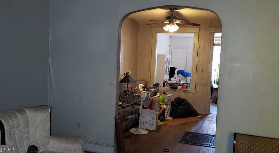 2nd image of 635 E 29th St