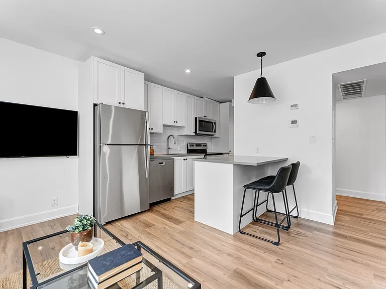 157 Sanford Ave #A — Photo 2