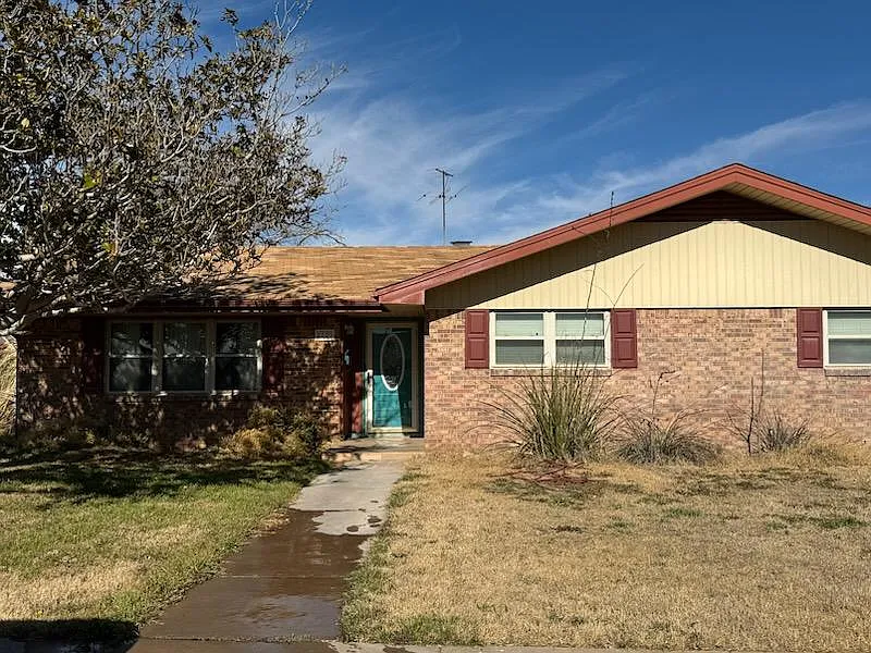4 bed, 2299 sqft, $3,000 — Photo 4