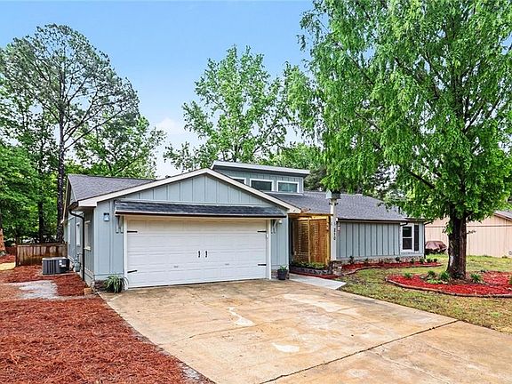 3rd image of 210 Fireside Way