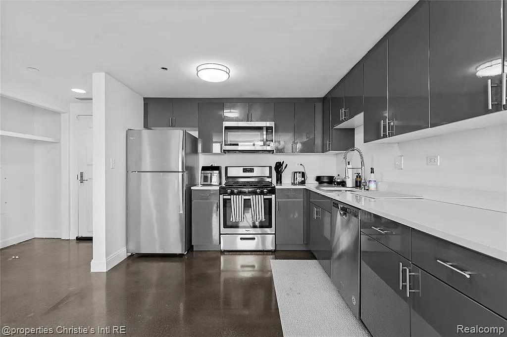 1 bed, 1.0 bath, 740 sqft, $1,995 — Photo 4