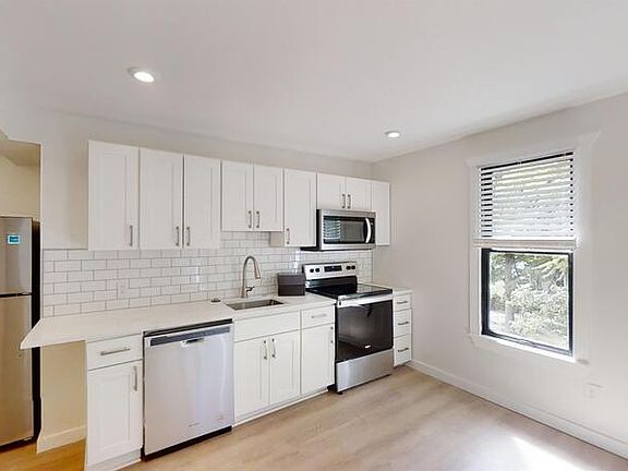 2nd image of 603 E Ann St #5