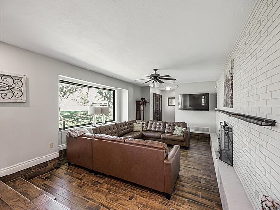 3rd image of 62 Sanders Rd