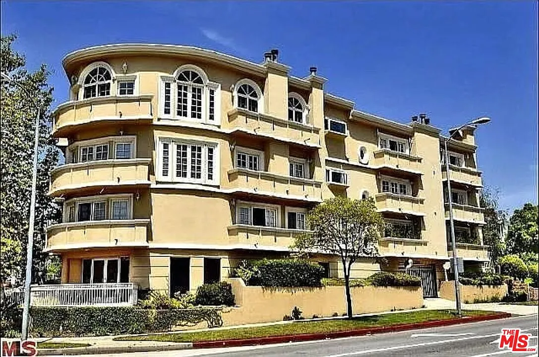 2 bed, 2.5 bath, 1234 sqft, $4,900 — Photo 1