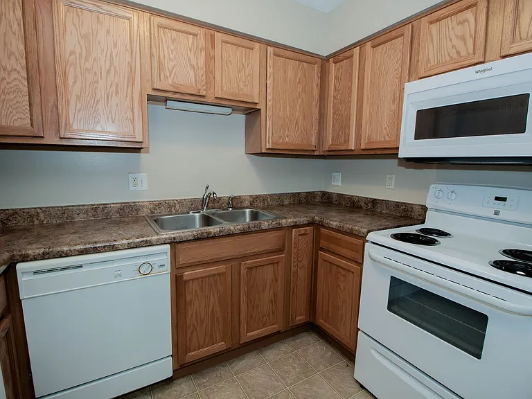 105 N Orr Dr — Photo 6
