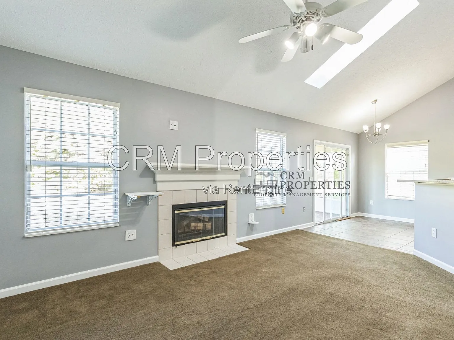 3 bed, 2.5 bath, 1800 sqft, $2,300 — Photo 4