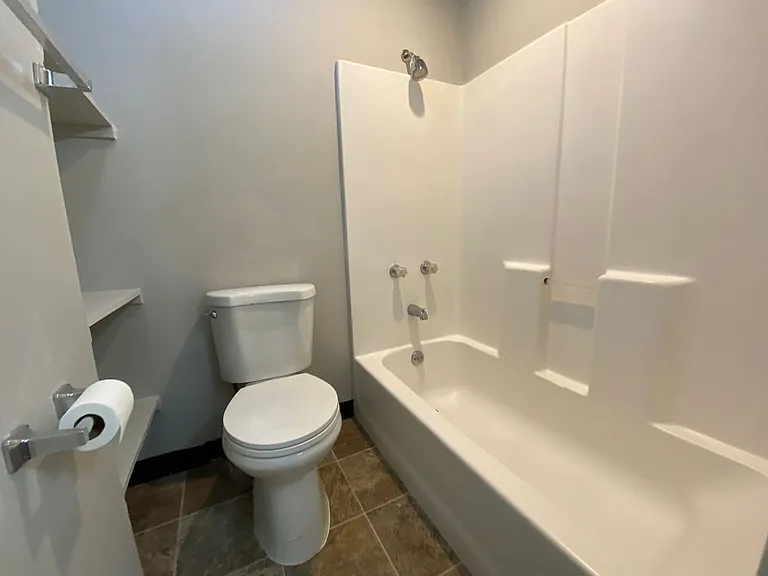 Turn of Century Apartments 1 and 3 bedrooms — Photo 28