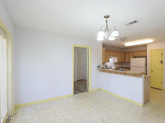 4th image of 10423 Cottage Ct