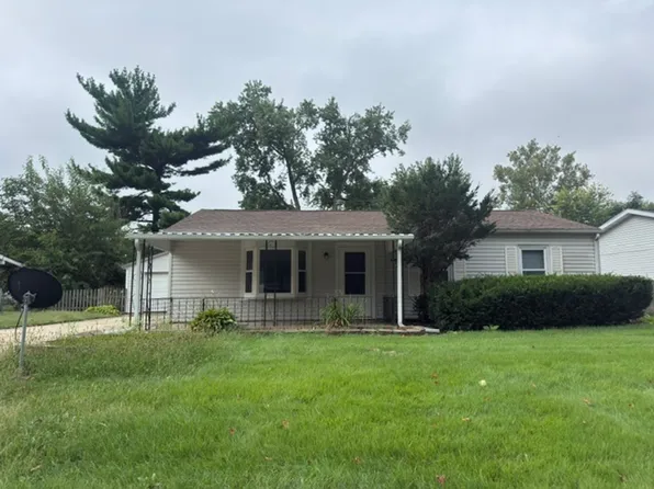 1411 Scottsdale Dr, Champaign, IL 61821